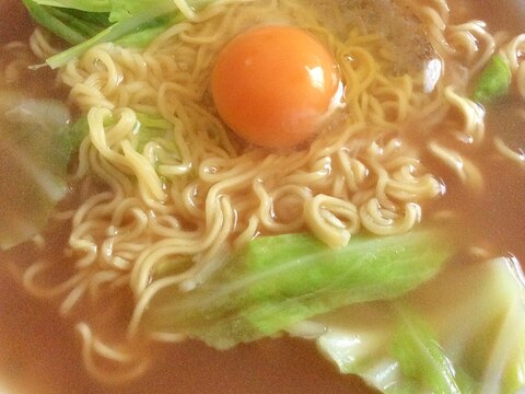 キャベツ魚介とんこつラーメン